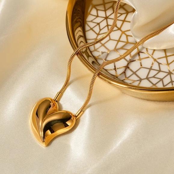 18 k  Gold plated heart  necklace - Picture 3 of 5
